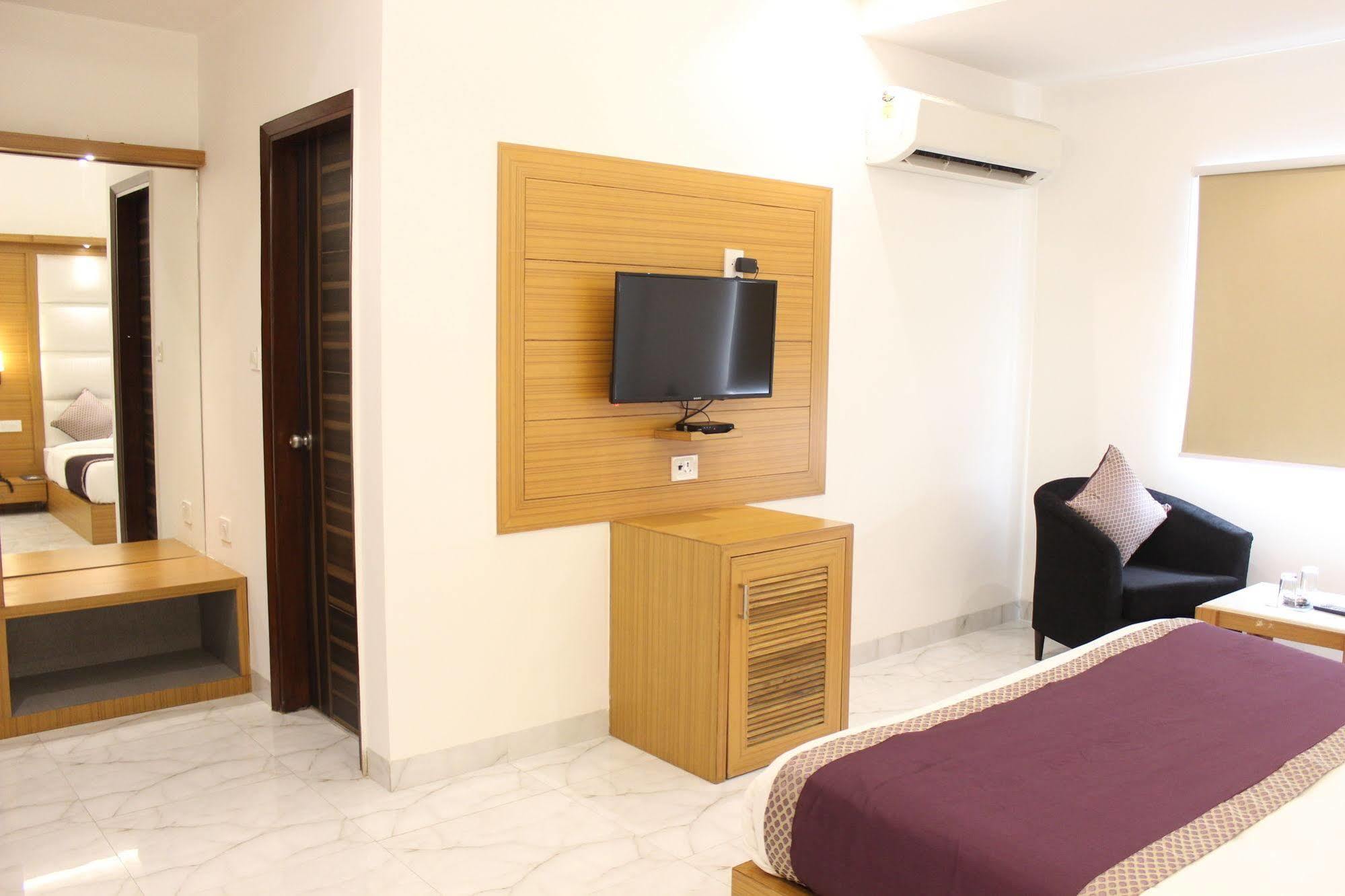 Fabhotel Star Delhi Airport Нью-Делі Екстер'єр фото